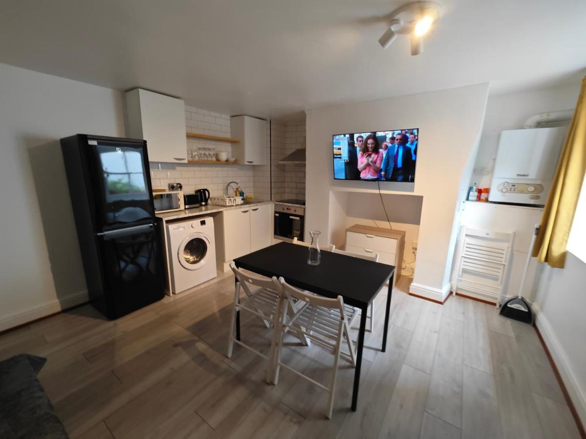 2 Bedroom 2 Bathroom Apartment In Old St - Shoreditch - Zone 1 Londra Esterno foto