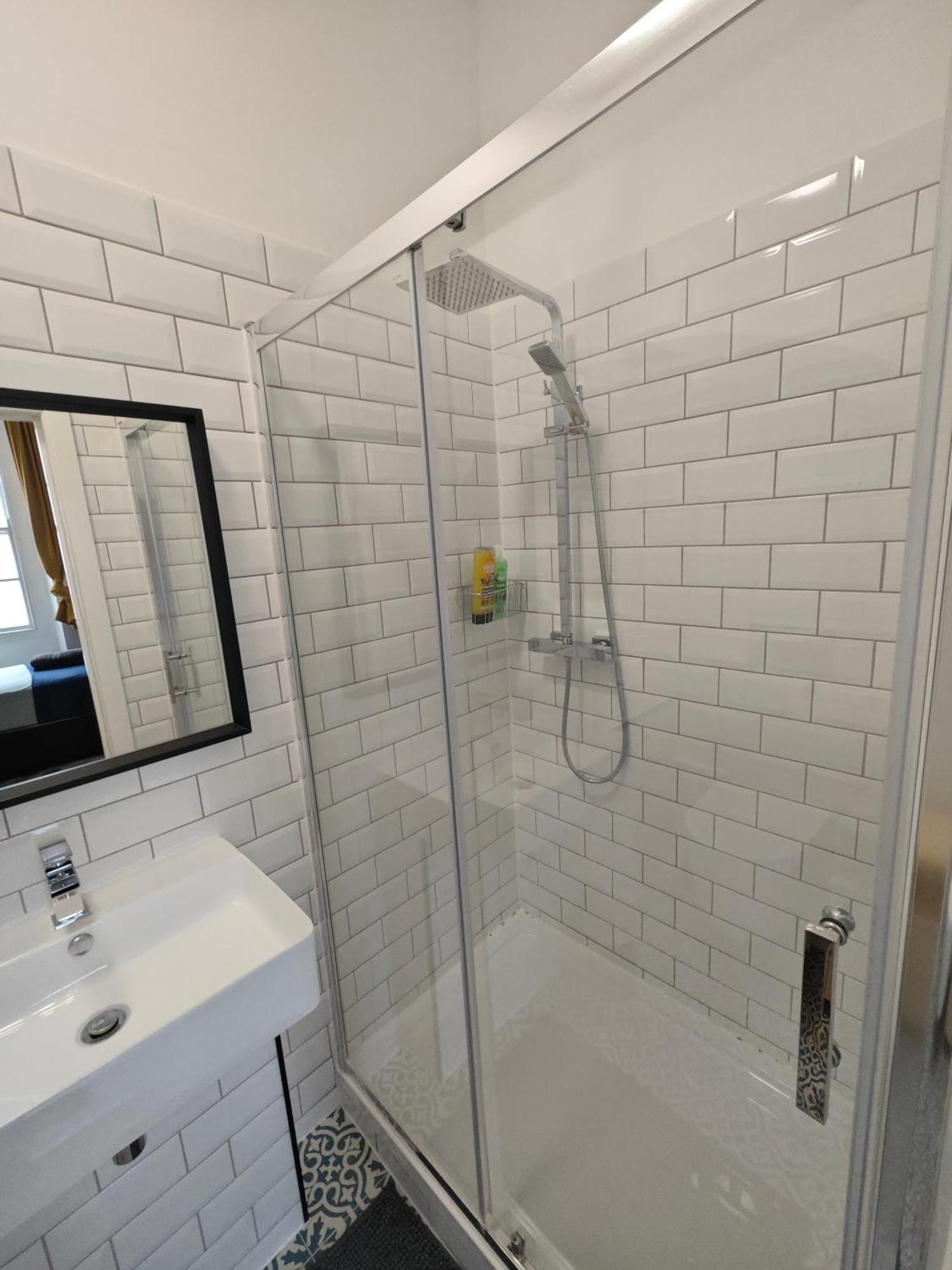 2 Bedroom 2 Bathroom Apartment In Old St - Shoreditch - Zone 1 Londra Esterno foto